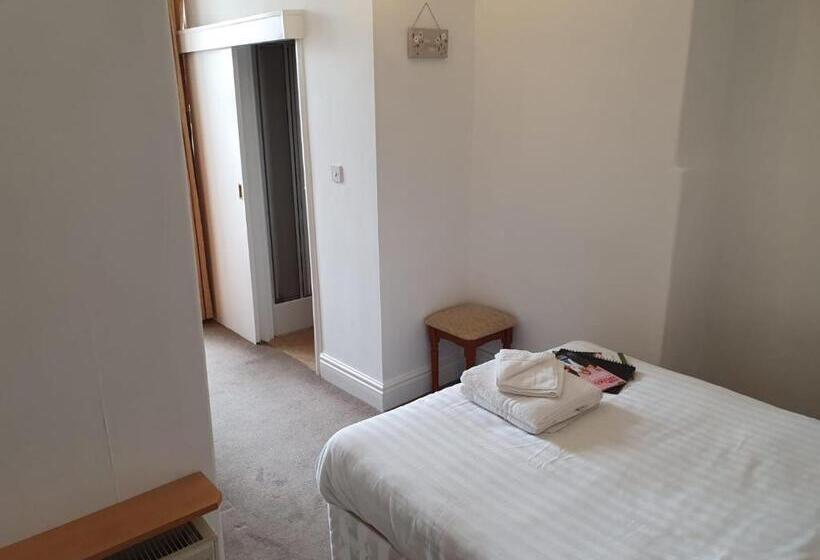 Номер Economy, The Shelbourne   Exclusivley For Adults