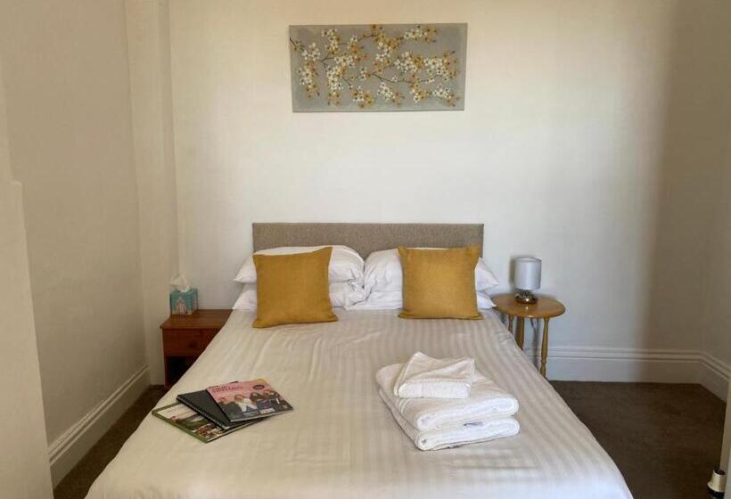 Номер Economy, The Shelbourne   Exclusivley For Adults