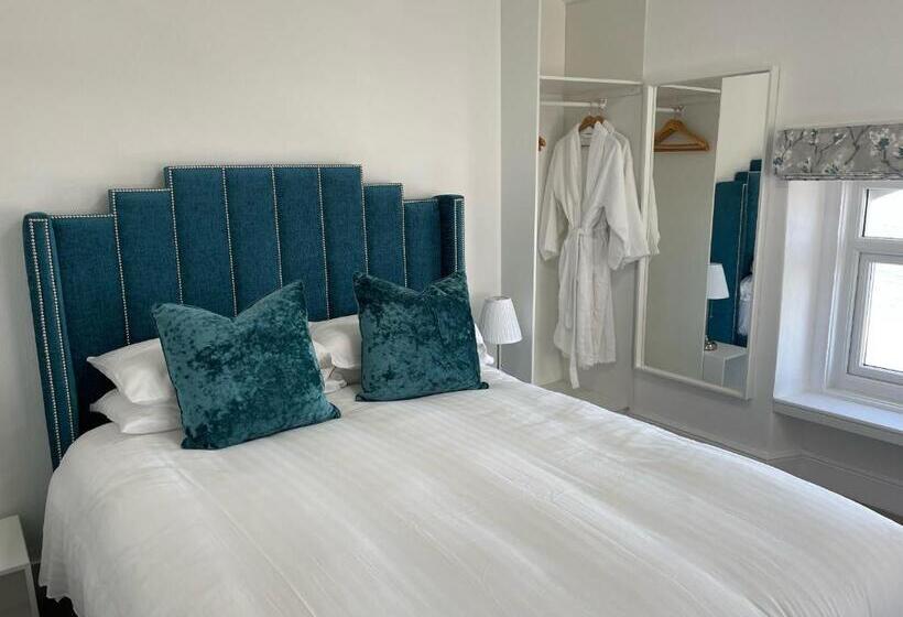 Номер Deluxe Вид на Море, The Shelbourne   Exclusivley For Adults