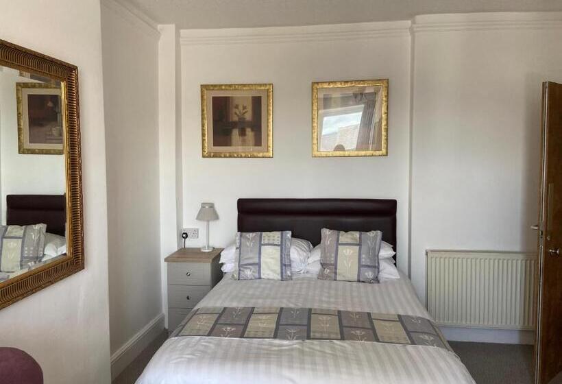 Номер Стандарт, The Shelbourne   Exclusivley For Adults