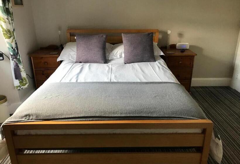 标准间, West End Guest House