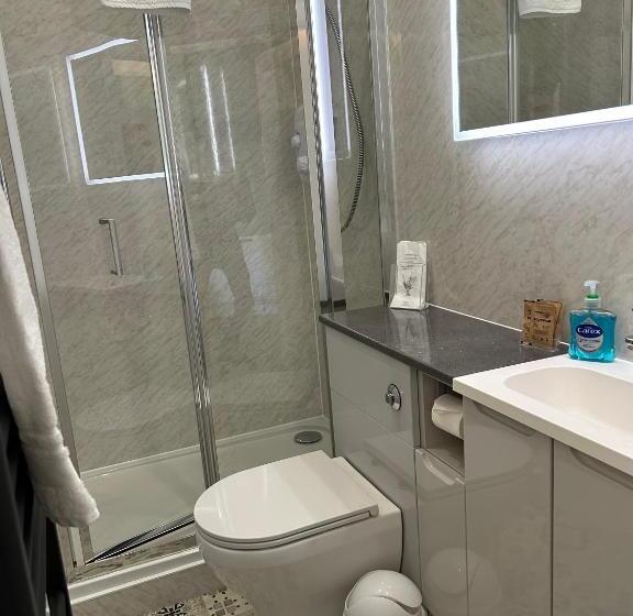 标准间, West End Guest House