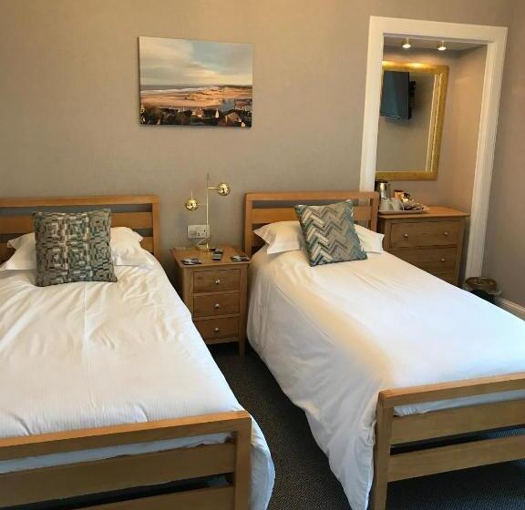 标准间, West End Guest House