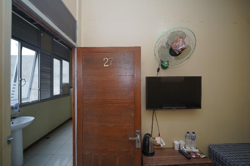 标准间, West End Guest House