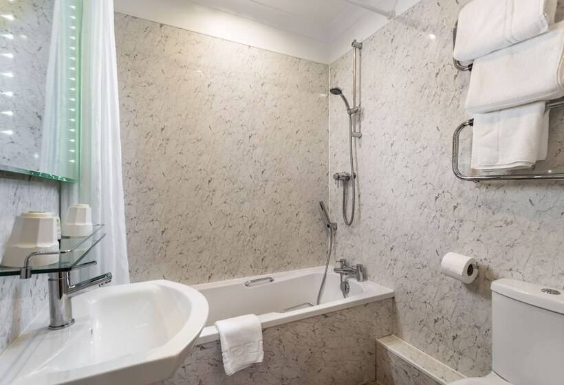 标准间, Orestone Manor