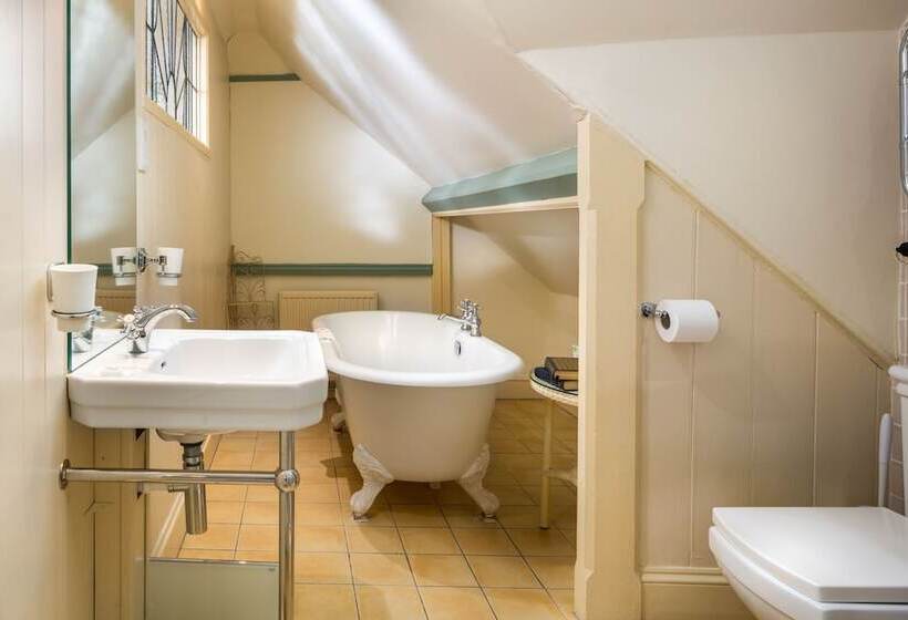 高级大房间, Orestone Manor