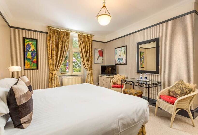 高级大房间, Orestone Manor