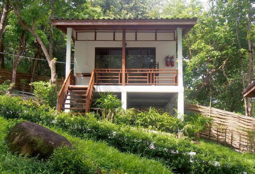 带花园景观的标准洋房, Chareena Garden