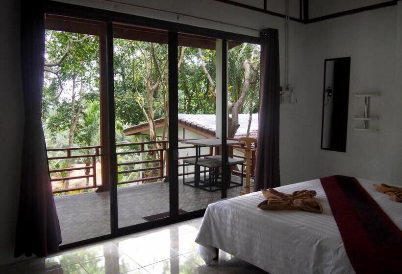 带花园景观的标准洋房, Chareena Garden