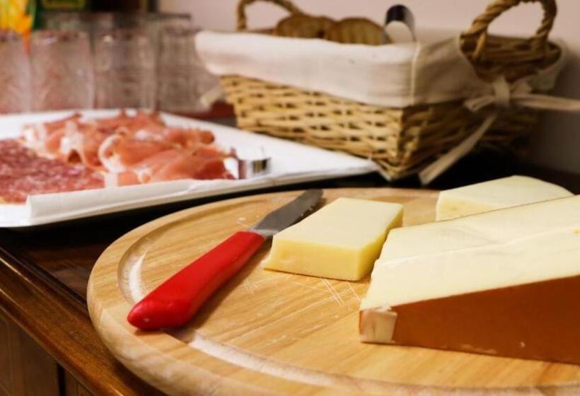 חדר סטנדרט לשלושה, Bq House Castello Luxury Rooms