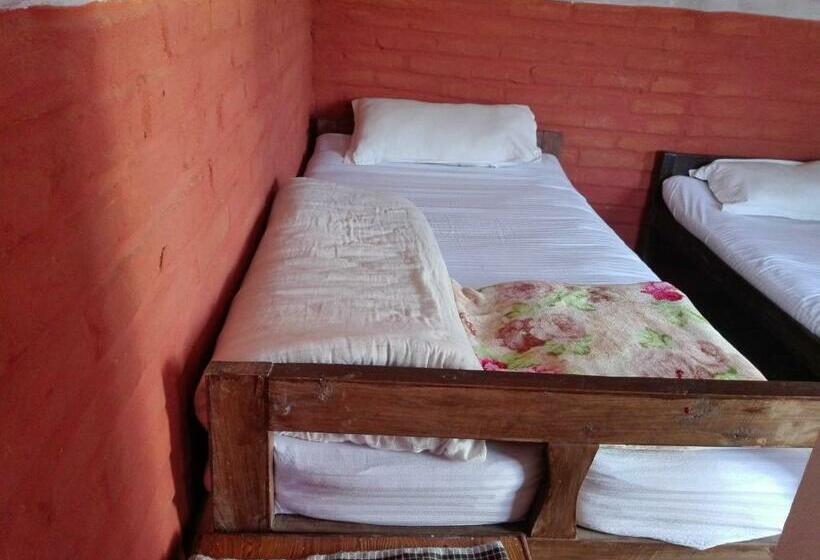 اتاق اکونومی یک تخته, Kayastha Restaurant & Lodge