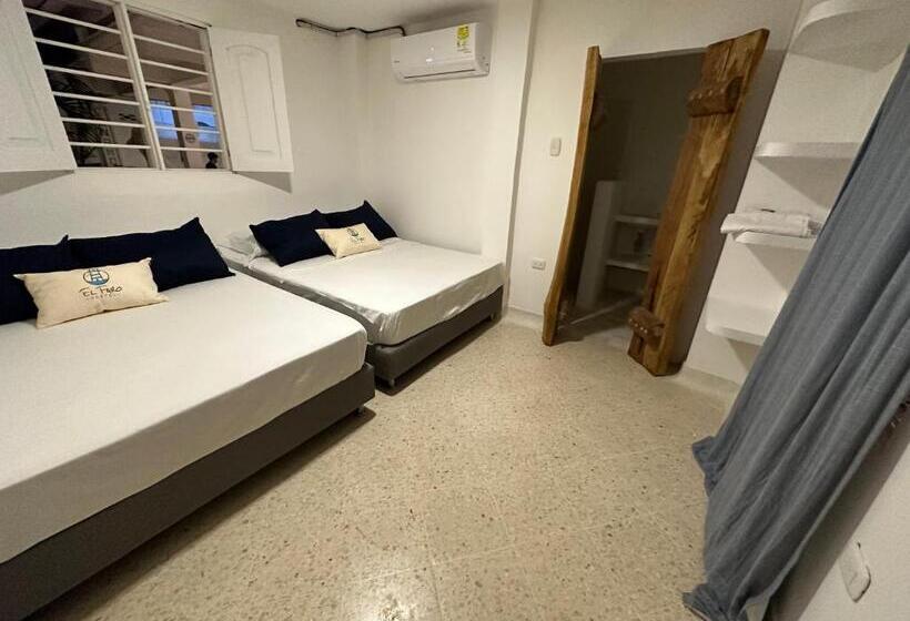 חדר סופריור, El Faro Hostel