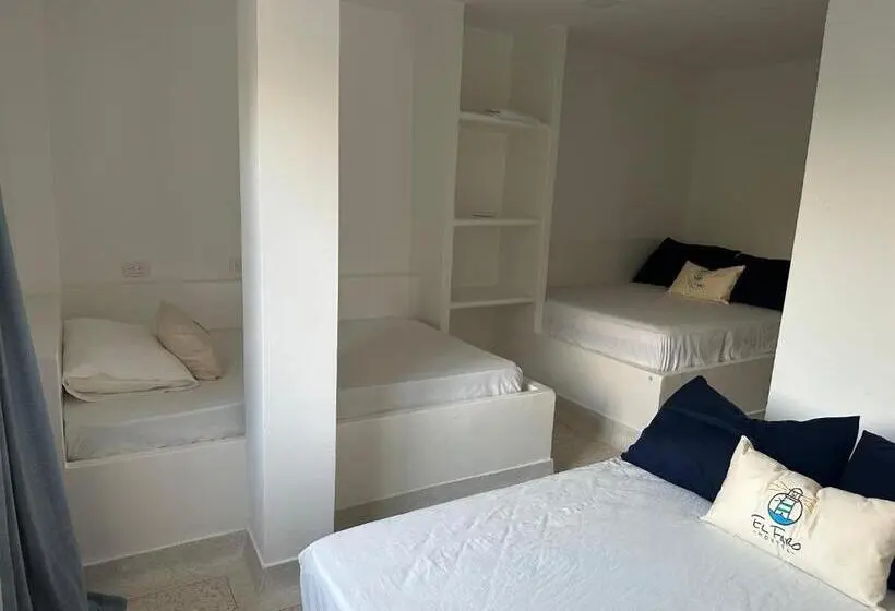 スーペリアの4人部屋, El Faro Hostel