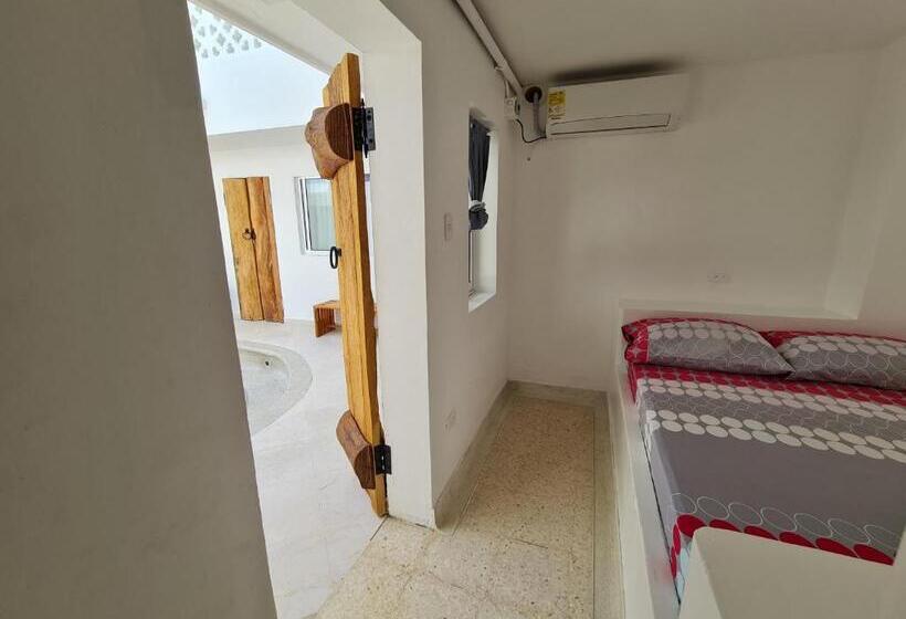 חדר סופריור יחיד, El Faro Hostel