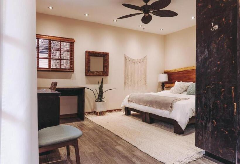 디럭스 룸 킹사이즈 침대, Sansara Surf Yoga & Resort