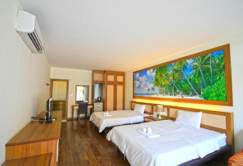 Deluxe room with river view, Chawalun Resort