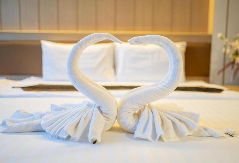 Deluxe room with river view, Chawalun Resort