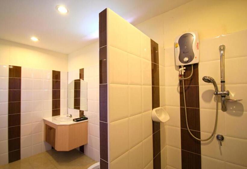 Deluxe room with river view, Chawalun Resort