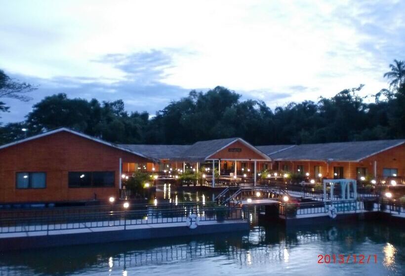 Deluxe room with river view, Chawalun Resort