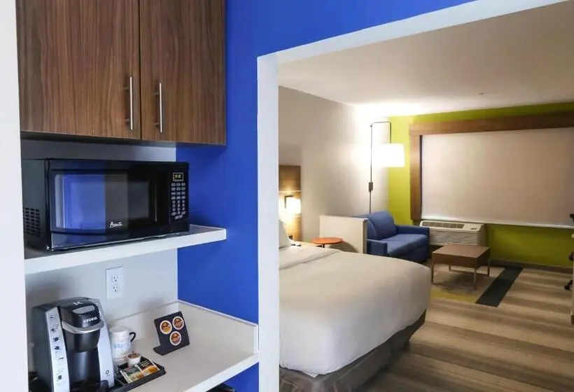 キングサイズベッドのスイートルーム, Holiday Inn Express & Suites   Houston Iah   Beltway 8, An Ihg