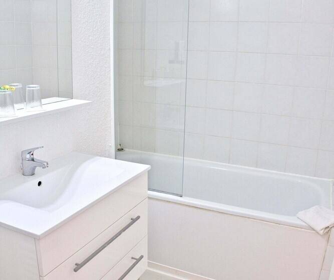 Трехместный Номер Комфорт, Hôtel Des 2 Golfs