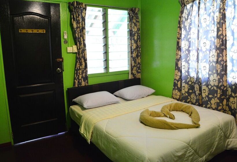 اتاق استاندارد, Sukau Greenview Bed & Breakfast