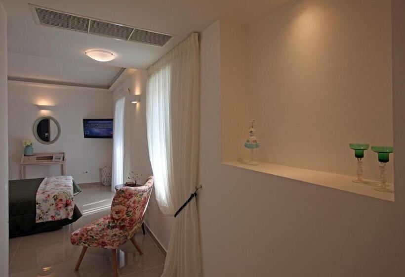 Люкс Deluxe Кровать Кинг, Armonia Resort