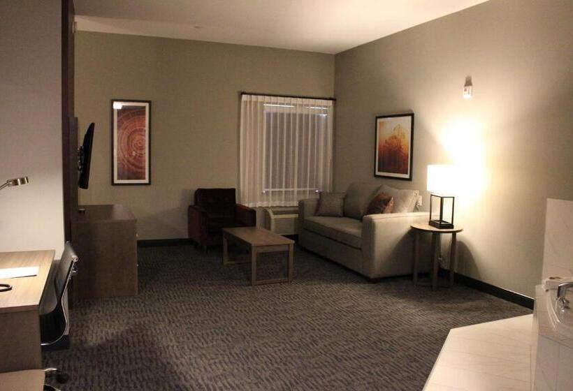 带大床的套房, Best Western Plus Dauphin