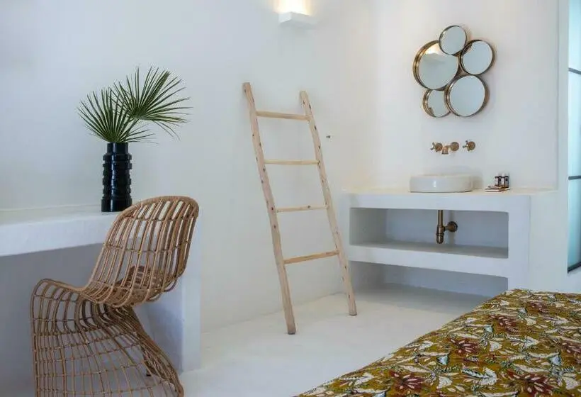 スーペリアースイート, Koukoumi Vegan Boutique