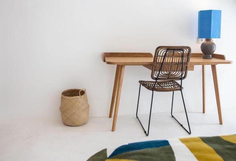 سوییت اجرایی, Koukoumi Vegan Boutique
