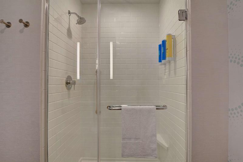 غرفة قياسية سرير كينج, Tru By Hilton St. Petersburg Downtown Central Ave, Fl