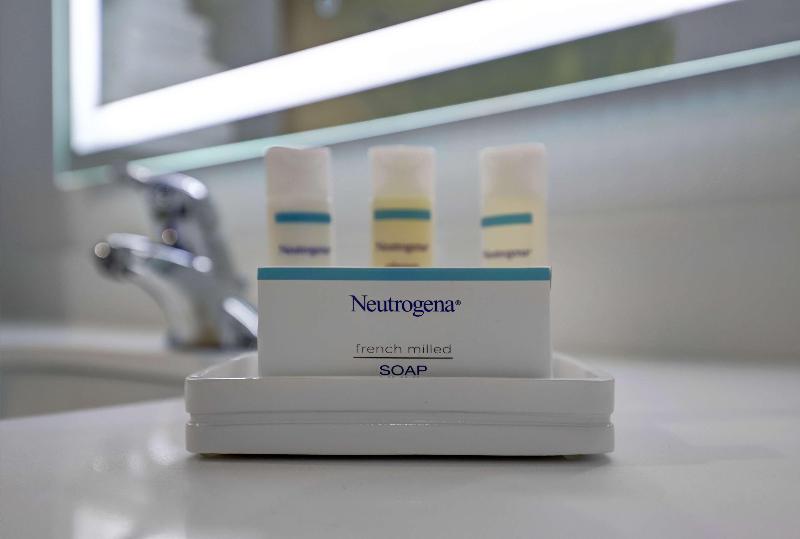 适合残疾人士使用的带超级大床的标准间, Hampton Inn & Suites By Hilton Belleville