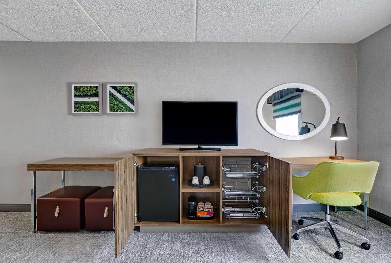 适合残疾人士使用的带超级大床的标准间, Hampton Inn & Suites By Hilton Belleville