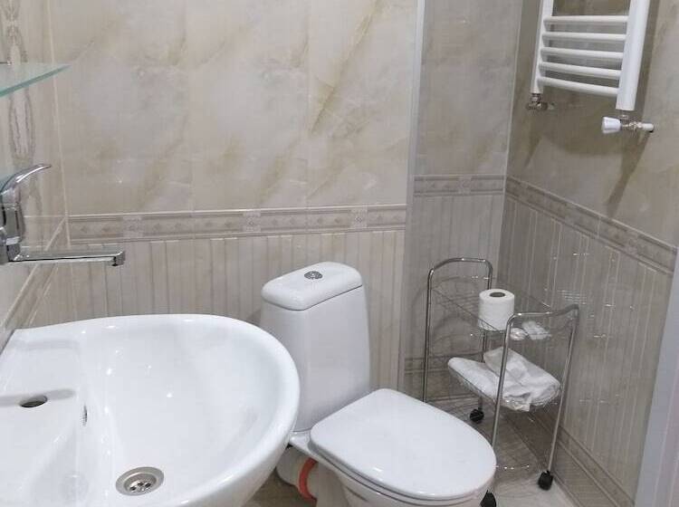 Standard Triple Room, Tbilisi Center