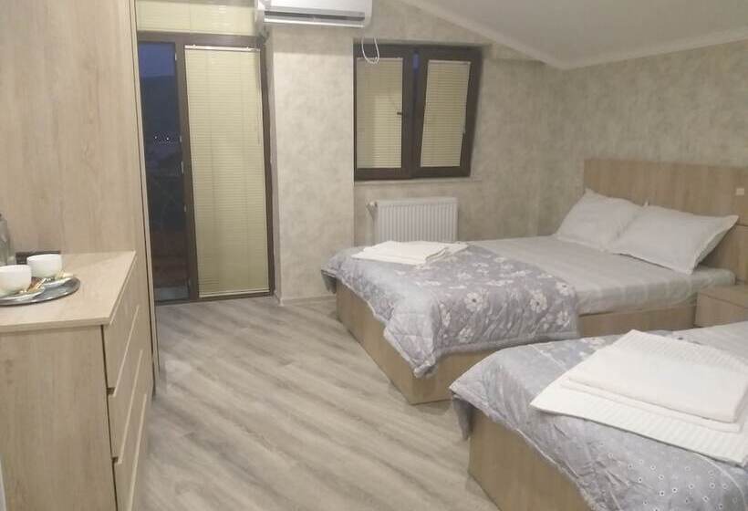 Standard Triple Room, Tbilisi Center