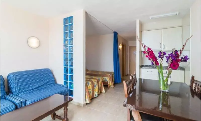 استودیوی استاندارد, Apartamentos Complejo Eurhostal