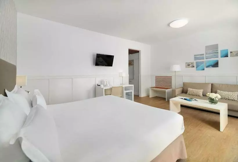 اتاق استاندارد سه نفره, Arena Suite - Adults Only