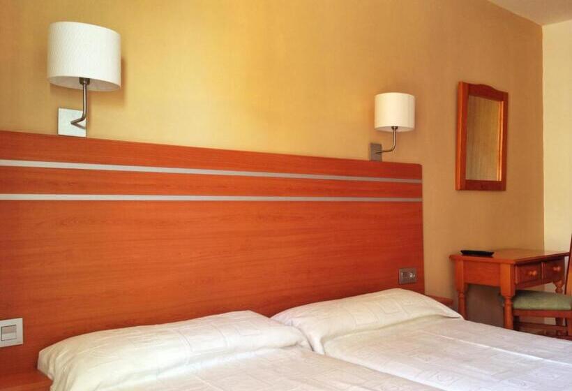 标准三人间, Carmen Teresa