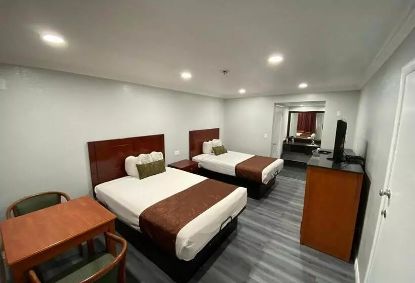 اتاق راحتی سه تخته, Chula Vista Inn