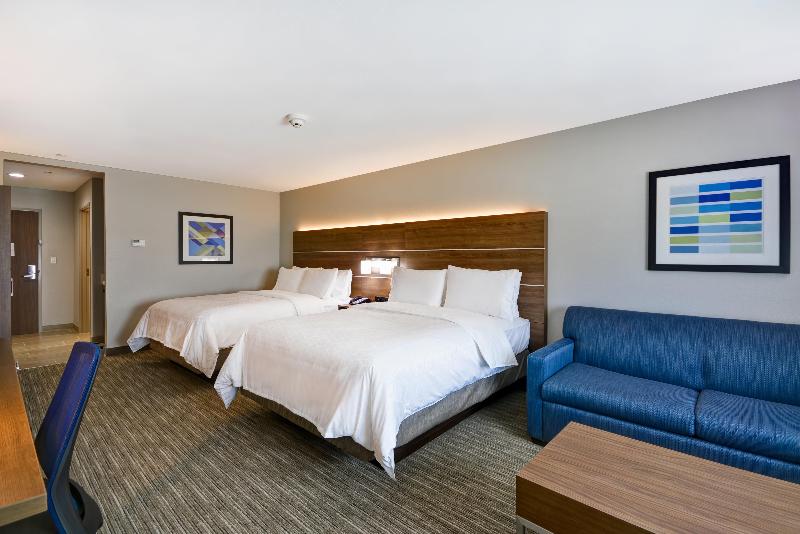Номер Стандарт Адаптированный для Инвалидов, Holiday Inn Express London Luton Airport, An Ihg