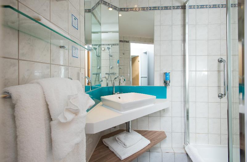 Номер Стандарт, Holiday Inn Express London Luton Airport, An Ihg