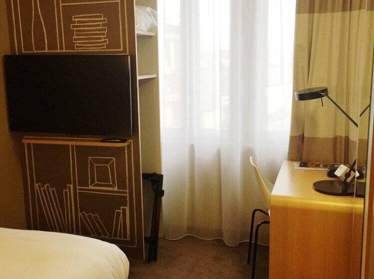 Номер Стандарт, Ibis Clichy Centre Mairie