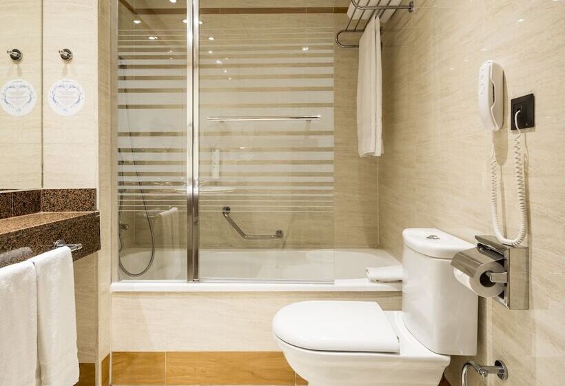 اتاق سوپریور, Ilunion Les Corts Spa