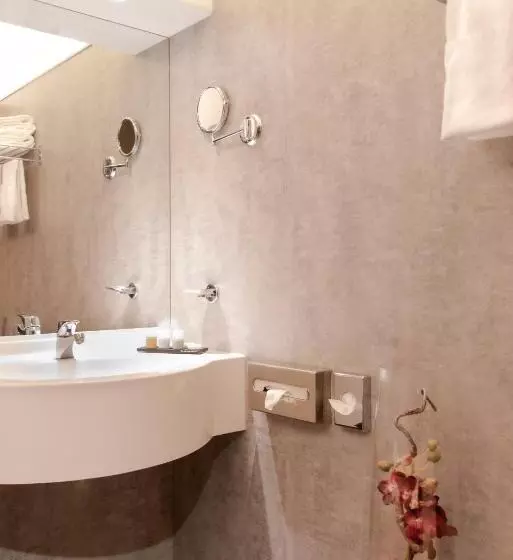 اتاق استاندارد, B&b Hotel Mons Centre