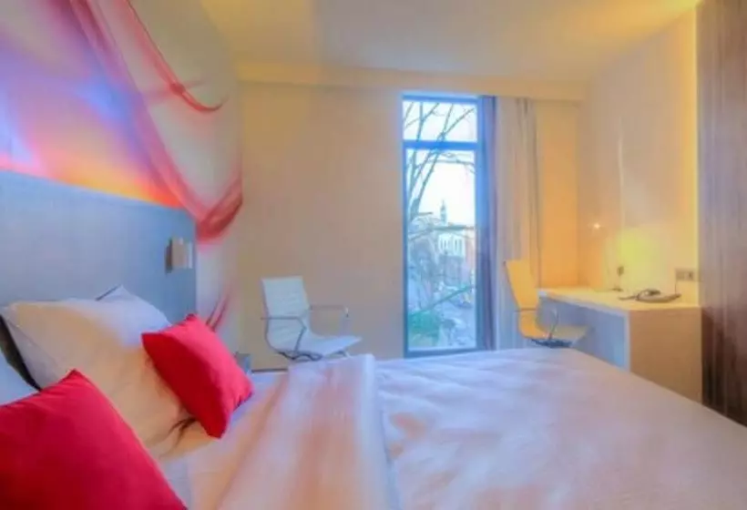 اتاق استاندارد, B&b Hotel Mons Centre