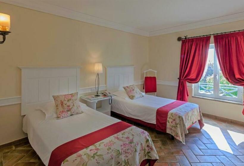 اتاق کلاسیک با چشمانداز استخر, M'ar De Ar Muralhas