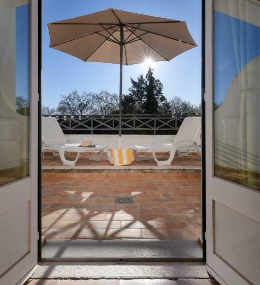 اتاق کلاسیک با چشمانداز استخر, M'ar De Ar Muralhas