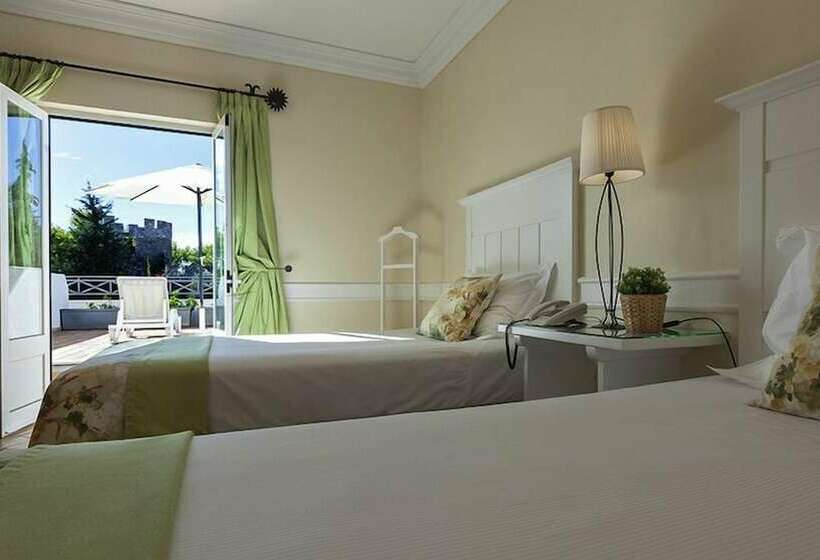 اتاق کلاسیک با چشمانداز استخر, M'ar De Ar Muralhas