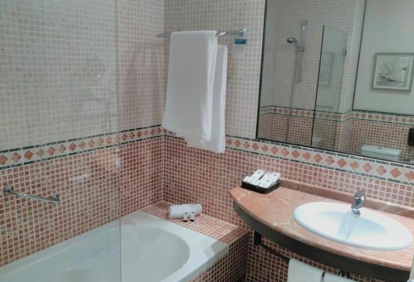 Стандартный Номер Кровать Кинг, Nuevo Portil Golf