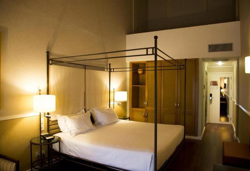 Полулюкс, Nuevo Portil Golf